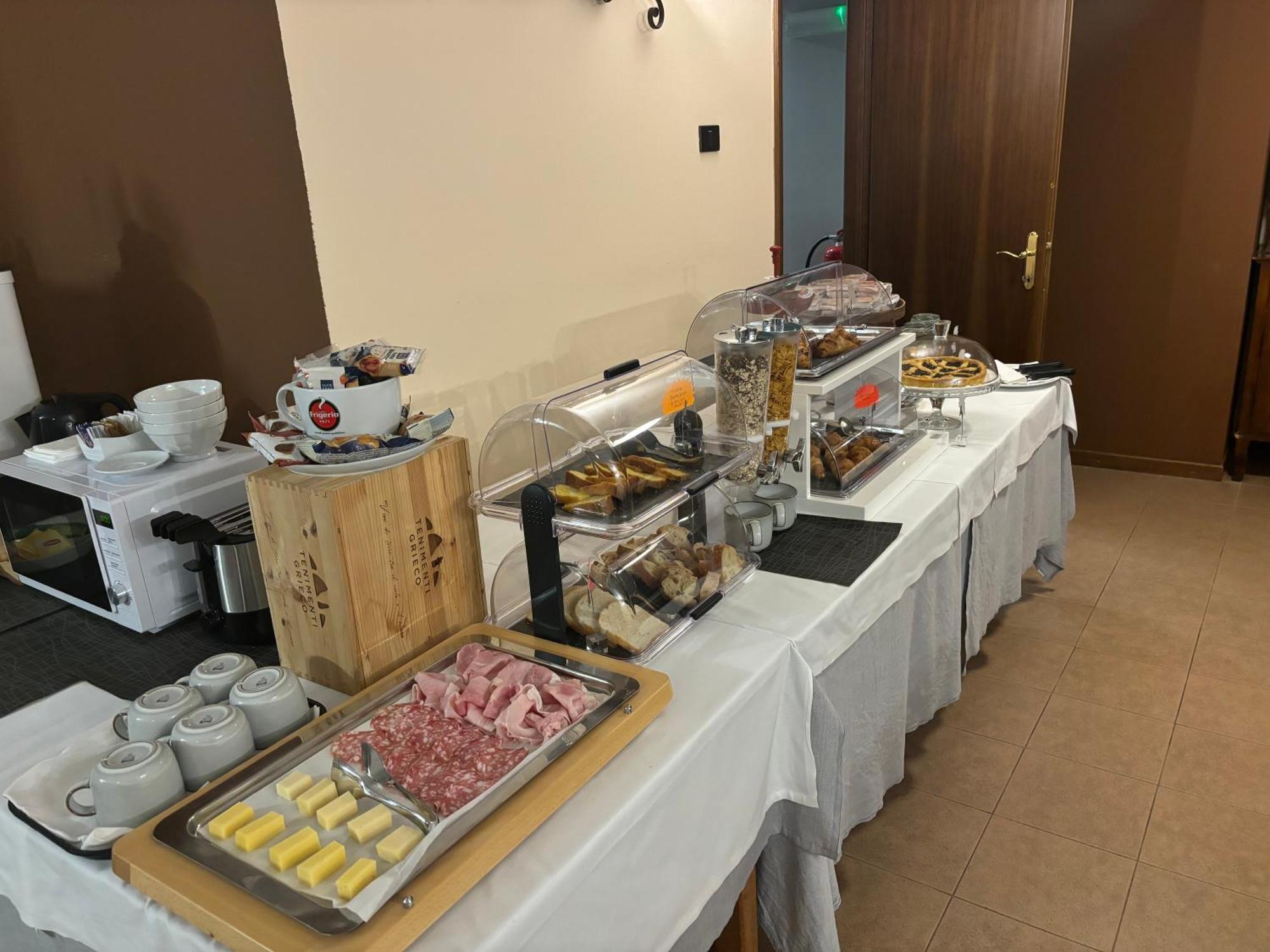 Villa Nasti Hotel Ristorante Canzo Bagian luar foto