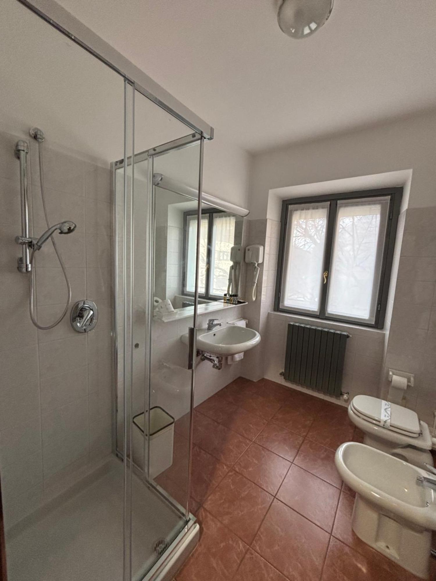 Villa Nasti Hotel Ristorante Canzo Bagian luar foto